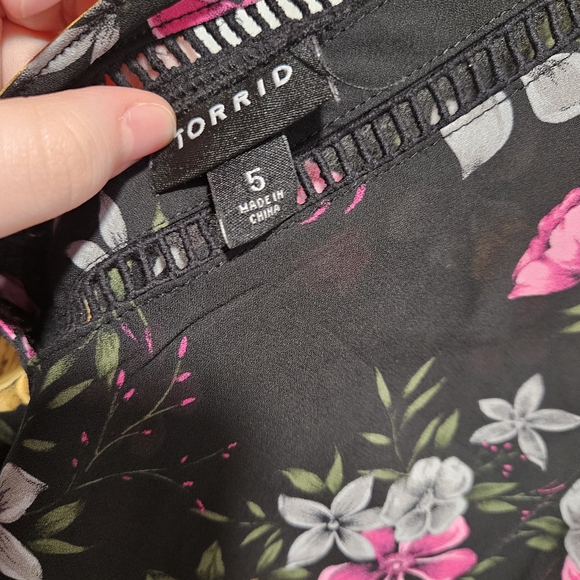 Torrid Black Floral Tank Top - Picture 4 of 4